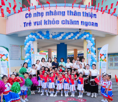 Các bé Trường mầm non Hoa Cúc cùng các đơn vị thuộc phường Chánh Hiệp và phường Thủ Dầu Một tham gia Ngày hội "Năng lượng mới - Cả ngày vui"