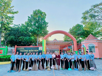 CHI BỘ MẦM NON HÒA PHÚ LÀM CÔNG TÁC DÂN VẬN CHÀO MỪNG NGÀY THÀNH LẬP ĐẢNG CỘNG SẢN VIỆT NAM