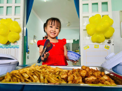 Tiệc buffet của bé khối Mầm - Nhà trẻ – "Ngày hội hương vị tuổi thơ"