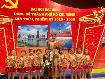 Tuổi xanh góp sắc màu cho đêm trăng rằm