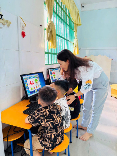 🚀 CÙNG CON CHẠM VÀO TƯƠNG LAI: KHÁM PHÁ "XỨ SỞ CÔNG NGHỆ" TẠI TUỔI XANH 🖥️