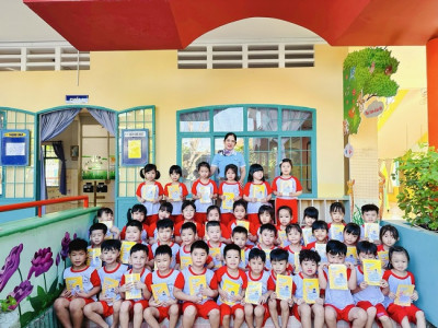 Trường Mầm non Tuổi Ngọc tổ chức khám sức khỏe định kỳ cho trẻ