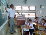Nhà giáo ưu tú Dương Châu (Trường TH Nguyễn Trãi, P. Phú Cường, TP.TDM) luôn tận tâm với học sinh