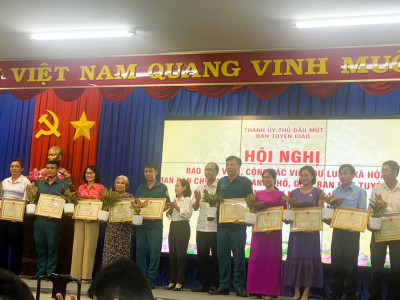 Chi bộ THCS Nguyễn Văn Cừ đạt thành tích trong "Học tập và làm theo tư tưởng, đạo đức, phong cách Hồ Chí Minh" năm học 2023-2024
