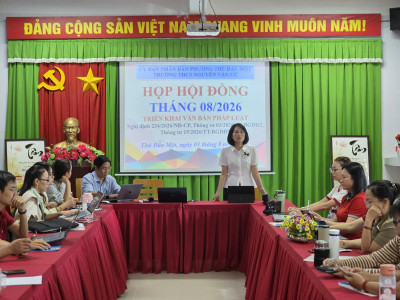 Trường THCS Nguyễn Văn Cừ họp hội đồng tháng 8, triển khai các văn bản pháp luật và chào mừng giáo viên mới chuyển đến công tác năm học 2026-2027