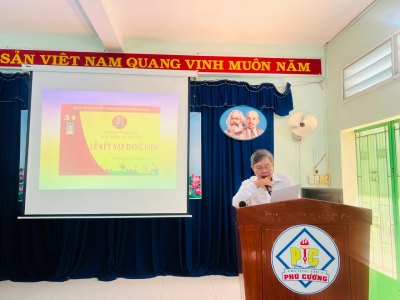 LỄ KẾT NẠP ĐẢNG VIÊN MỚI VÀ TRAO QUYẾT ĐỊNH ĐẢNG VIÊN CHÍNH THỨC CỦA CHI BỘ TRƯỜNG THCS PHÚ CƯỜNG