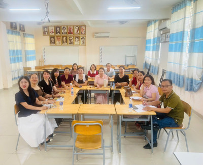 Trường THCS Phú Hoà Tổ chức tham gia tập huấn, bồi dưỡng giáo viên sử dụng bộ sách giáo khoa thống nhất, Năm học 2026 - 2027
