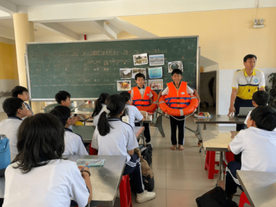 Tổ GDTC–NT Trường THCS Phú Mỹ thực hiện chuyên đề “Kiến thức an toàn dưới nước” cho học sinh