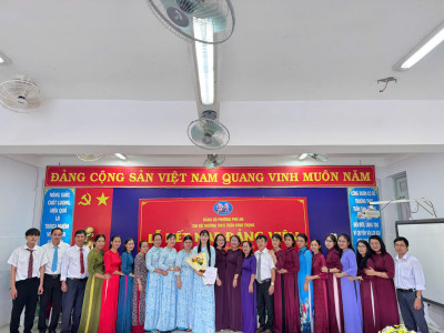 LỄ KẾT NẠP ĐẢNG VIÊN MỚI