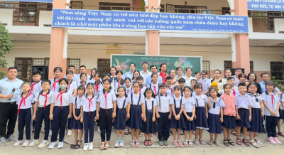 Chuyên đề “Sống để yêu thương – chia sẽ cảm xúc”