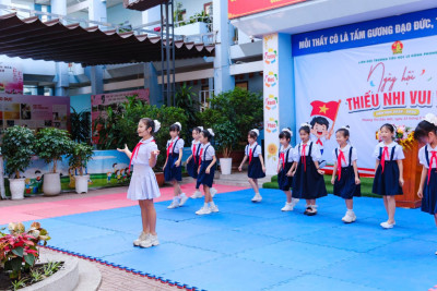 Liên đội Tiểu học Lê Hồng Phong tổ chức ngày hội " Thiếu nhi vui khỏe - tiến bước lên đoàn"