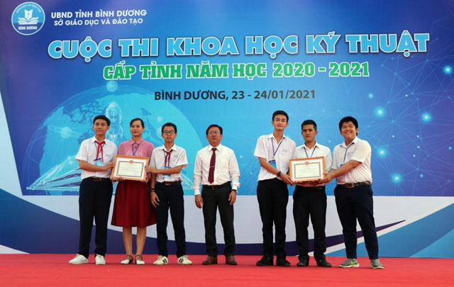 Trường THCS Nguyễn Văn Cừ - Thành phố Thủ Dầu Một, giải nhất cuộc thi khoa học kỹ thuật cấp tỉnh năm học 2020-2021