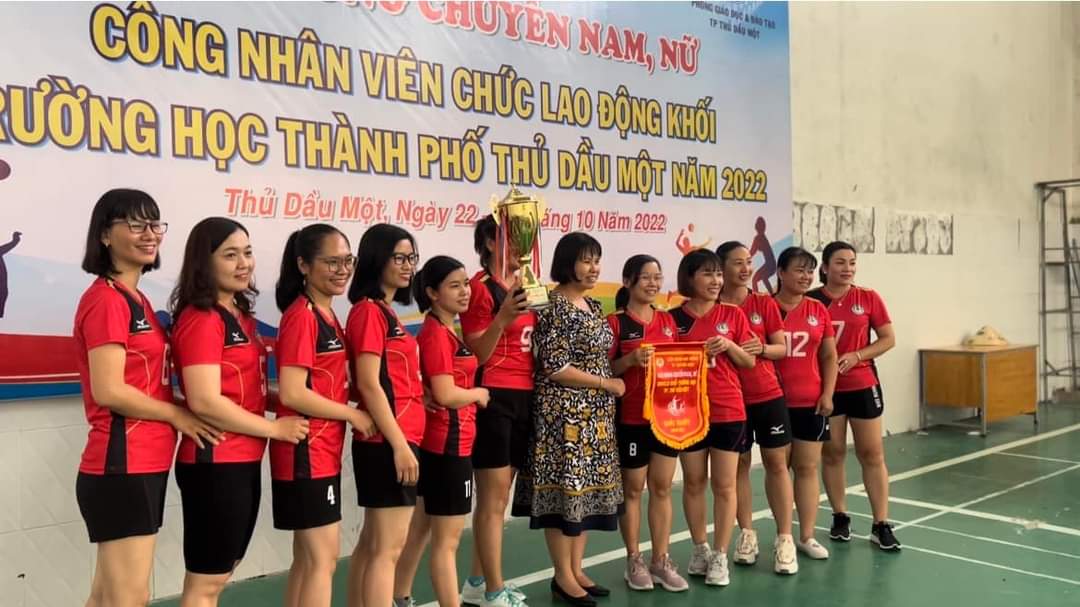 Lễ Bế mạc giải Bóng chuyền nam, nữ công nhân viên chức, lao động Khối trường học thành phố Thủ Dầu Một năm 2022